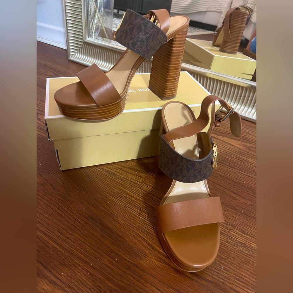 Original Michael Kors Platforms with MK logo